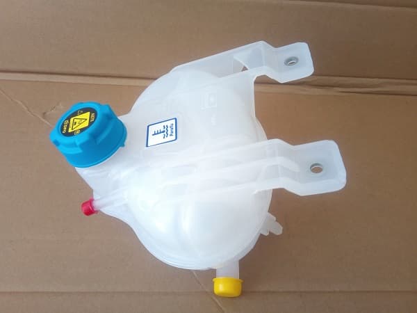 Genleşme Kavanozu Kapaklı Fiat Grande Punto 05> Linea 09> Doblo 09> 1.3D Mjet 1.4 Radyatör Yedek Su Deposu
